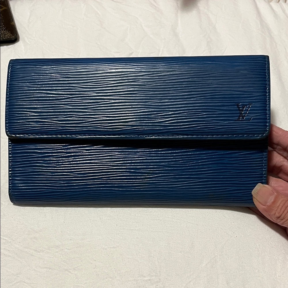 Authentic Louis Vuitton epic leather COA is available